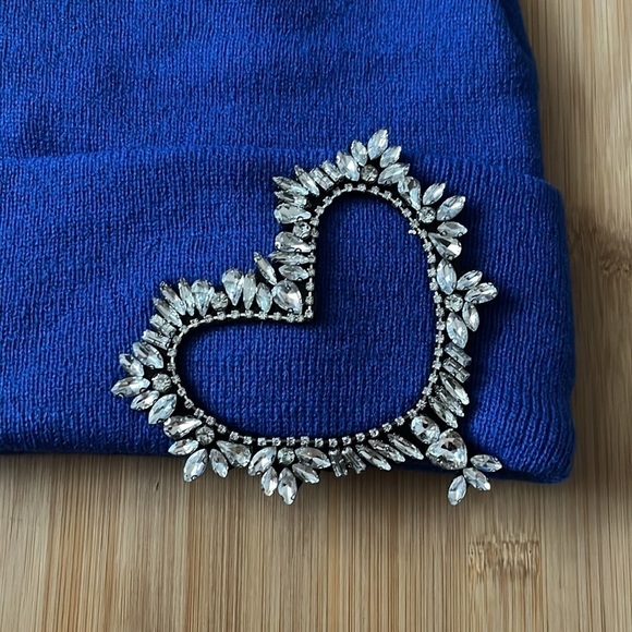 Brand New Steve Madden Blue Knit Beanie Hat w/ Rhinestone Beaded Heart - Picture 2 of 8